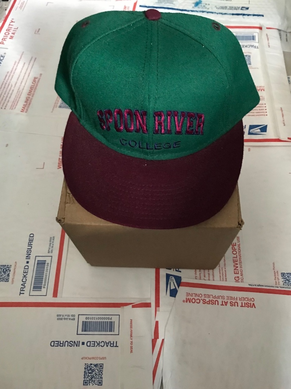 Men’s Rare Vintage Spoon River College Illinois Green Red SnapBack Hat
